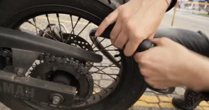 Motocicleta é furtada em evento na cidade de Lima Campos