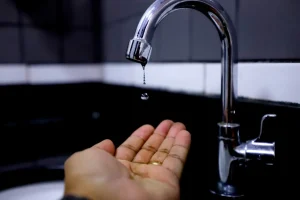 Moradores reclamam de falta de abastecimento de água em Lima Campos – Caema responde