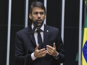 Pedro Lucas avança em defesa da aposentadoria dos agentes de saúde