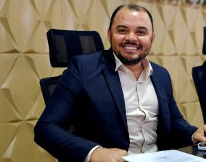 Vereador Laelson solicita pavimentação, sarjeta e meio-fio e a instalação de ponto de ônibus no povoado Bom Jesus