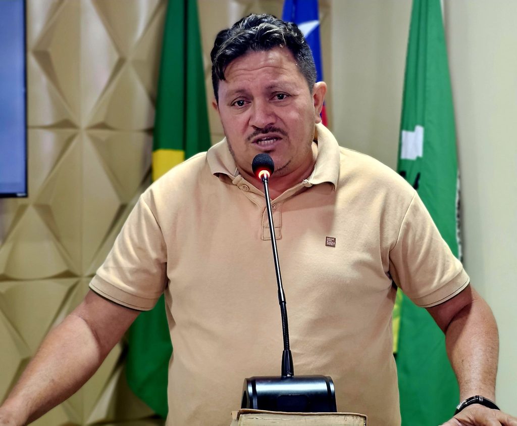 Vereador Canidia solicita construção de ponto de ônibus e comemora nova estrada rural em Lima Campos