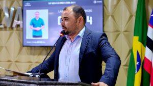 Vereador Laelson apresenta indicações para melhorias no cemitério e pavimentação de ruas em Lima Campos