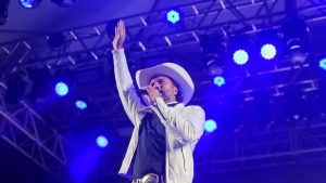 Pe. Alessandro Campos faz show no Festejo de São Francisco de Assis no povoado Independência em Peritoró