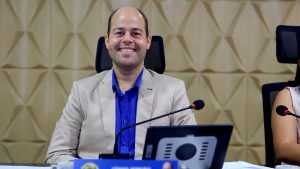 Vereador Ney Braga solicita implantação de faixa elevada na Avenida 15 de Janeiro