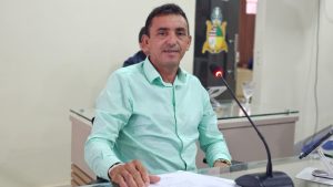 Vereador João Filho solicita recuperação asfáltica no bairro Salobro, em Lima Campos