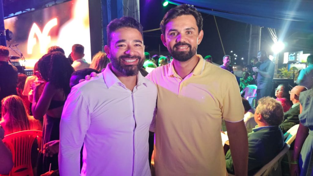 Vereador Lucian Alves prestigia show gospel no aniversário de 29 anos de Peritoró