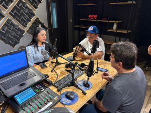 Prefeita Vanessa Maia e líder político Fred Maia destacam plano de contingência para enchentes durante entrevista no Tribuna 101.