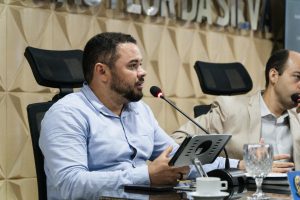 Vereador Laelson apresenta indicações voltadas à segurança e melhoria de espaços públicos em Lima Campos