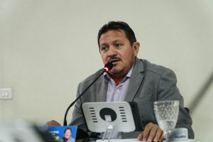 Vereador Canidia apresenta indicação para implantação de rede de esgoto em Lima Campos