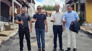 Prefeito Jailson Fausto vistoria obras de asfaltamento no Bela Vista, no centro de Lima Campos