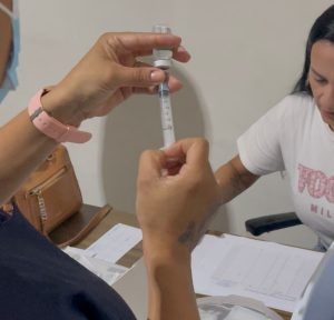 Prefeitura de Pedreiras intensifica proteção e vacina servidores que atuam na linha de frente em apoio aos desabrigados