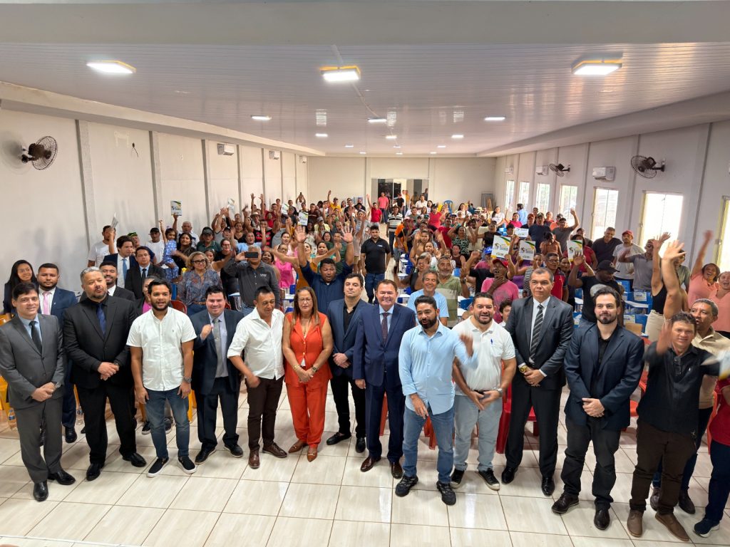 Peritoró realiza sonho de famílias com entrega de 109 títulos de propriedade pelo programa “A Casa é Minha”; a meta é contemplar 4 mil famílias