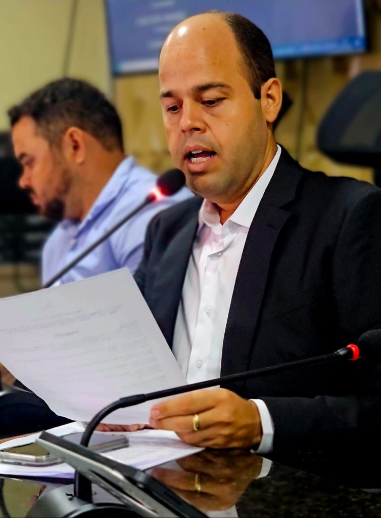 Ney Braga solicita placas balísticas para a Guarda Municipal e recapeamento da Rua Dom Pedro l, em Lima Campos